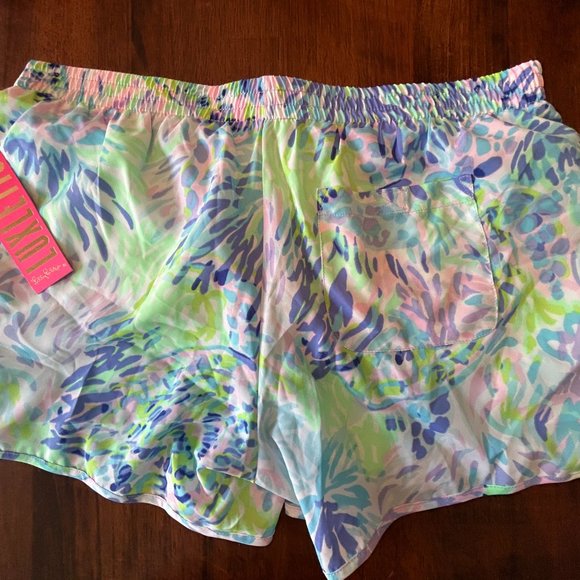 Lilly Pulitzer Luxletic Shell of a Party Ocean Trail Shorts - Picture 2 of 6